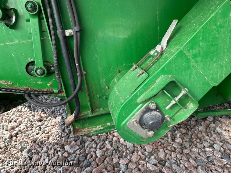 image for item YA2232 2000 John Deere 9650STS combine