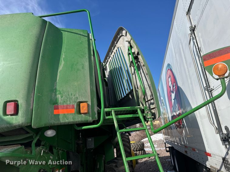 image for item YA2232 2000 John Deere 9650STS combine