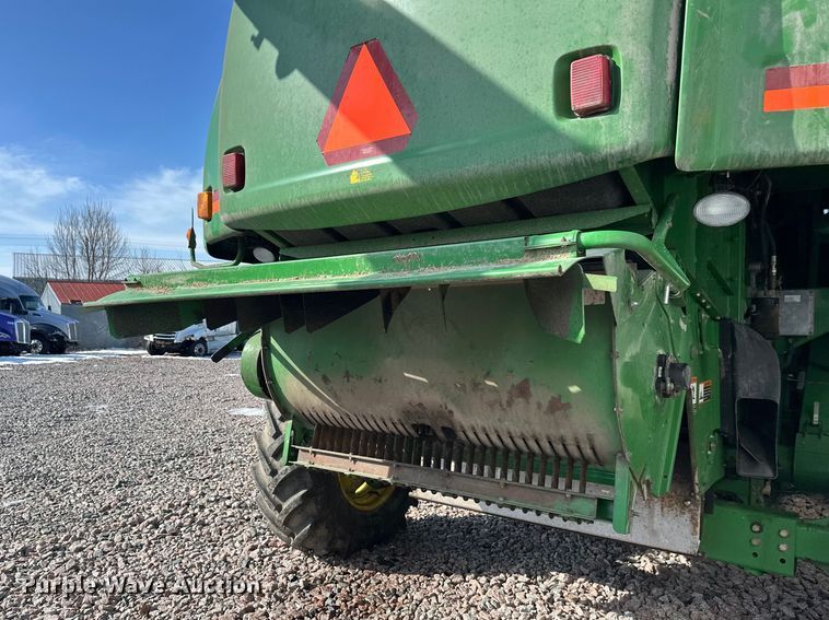 image for item YA2232 2000 John Deere 9650STS combine