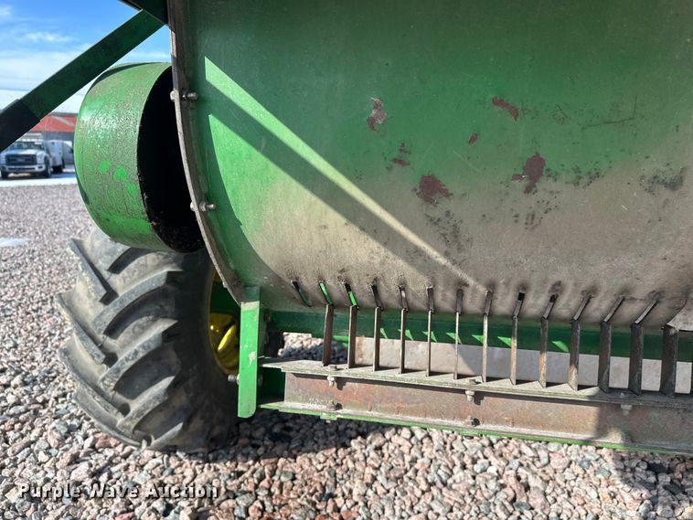 image for item YA2232 2000 John Deere 9650STS combine