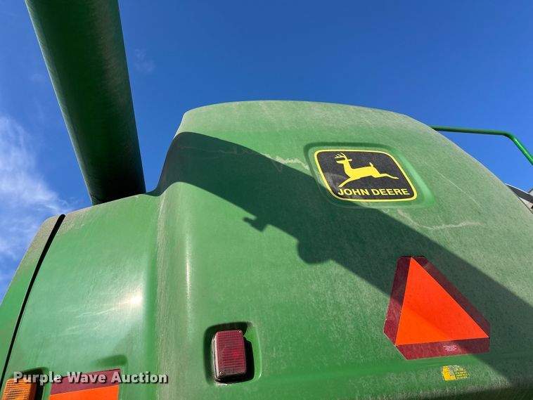 image for item YA2232 2000 John Deere 9650STS combine