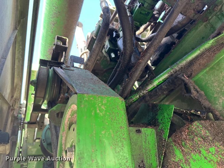 image for item YA2232 2000 John Deere 9650STS combine