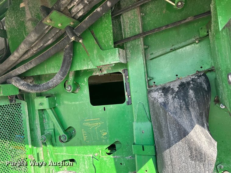 image for item YA2232 2000 John Deere 9650STS combine