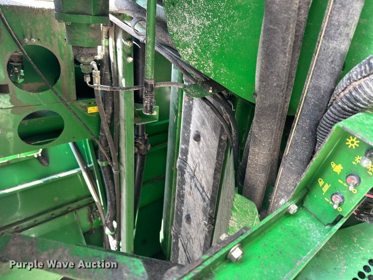 image for item YA2232 2000 John Deere 9650STS combine