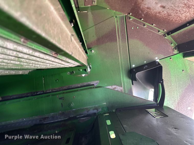 image for item YA2232 2000 John Deere 9650STS combine