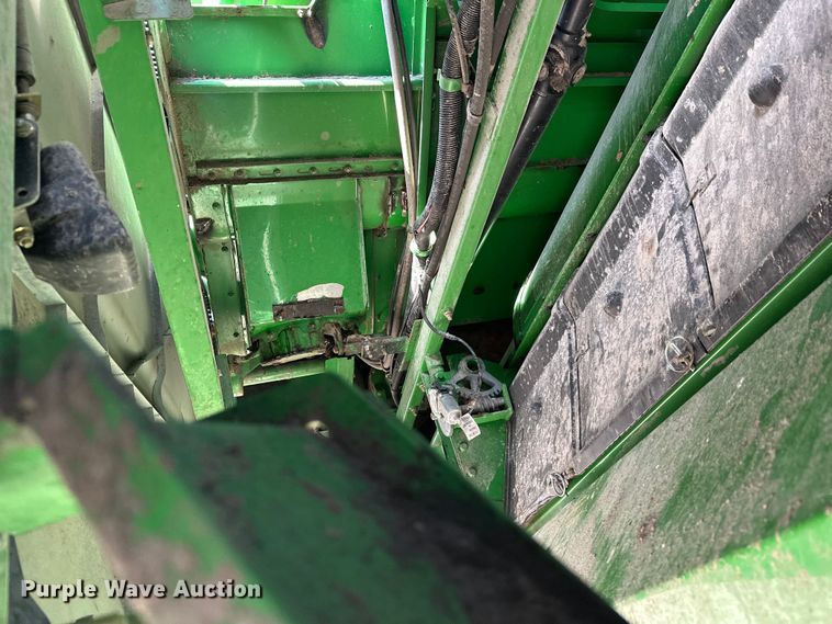 image for item YA2232 2000 John Deere 9650STS combine