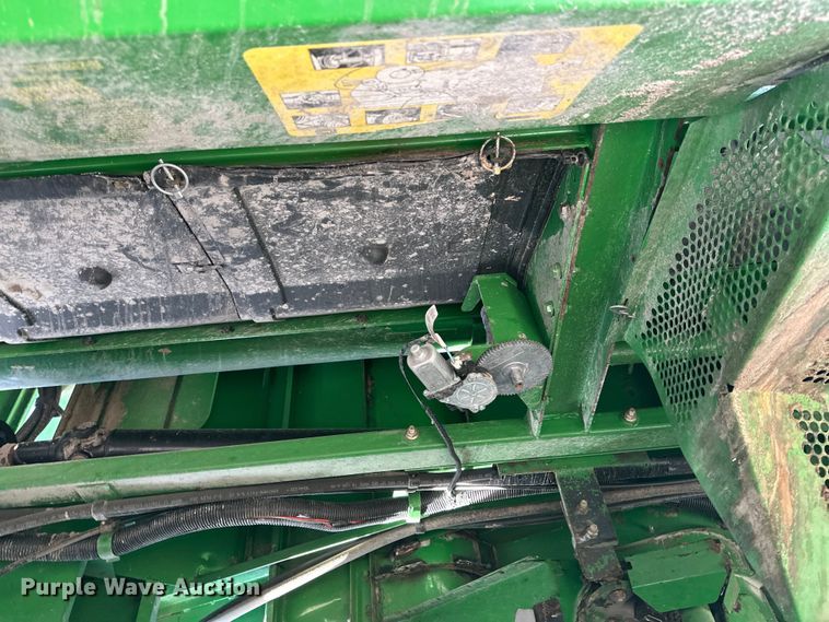 image for item YA2232 2000 John Deere 9650STS combine