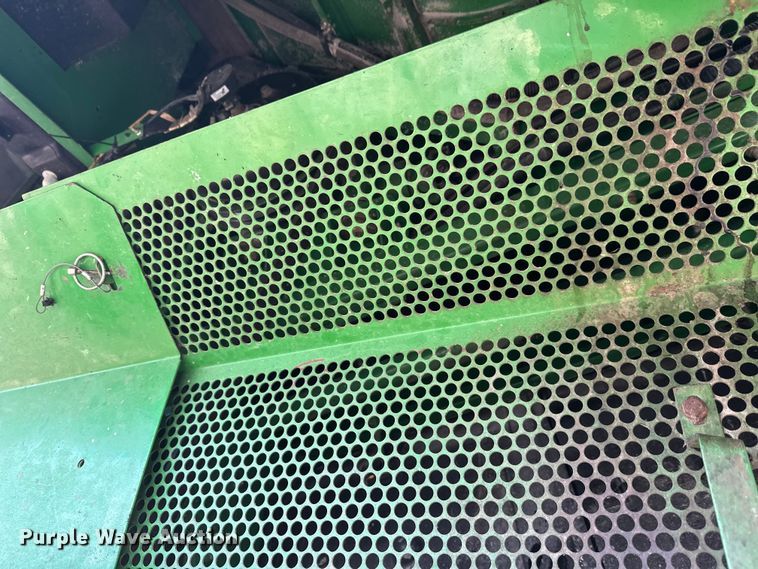 image for item YA2232 2000 John Deere 9650STS combine