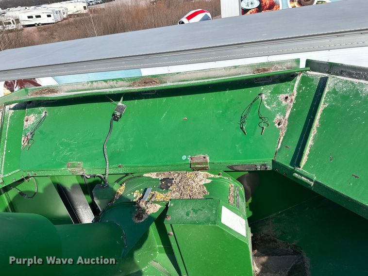 image for item YA2232 2000 John Deere 9650STS combine