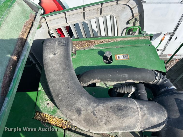 image for item YA2232 2000 John Deere 9650STS combine