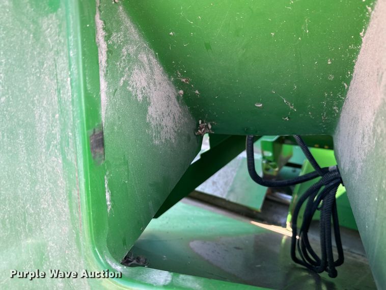 image for item YA2232 2000 John Deere 9650STS combine