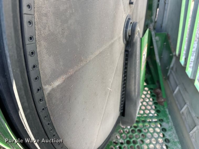 image for item YA2232 2000 John Deere 9650STS combine