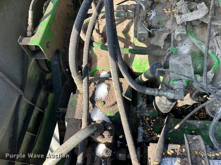 image for item YA2232 2000 John Deere 9650STS combine