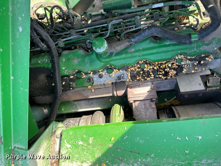 image for item YA2232 2000 John Deere 9650STS combine
