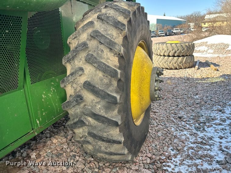 image for item YA2232 2000 John Deere 9650STS combine
