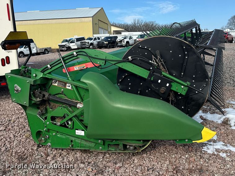 image for item YA2511 2022 John Deere RD45F flex draper head