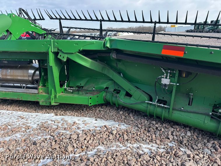 image for item YA2511 2022 John Deere RD45F flex draper head