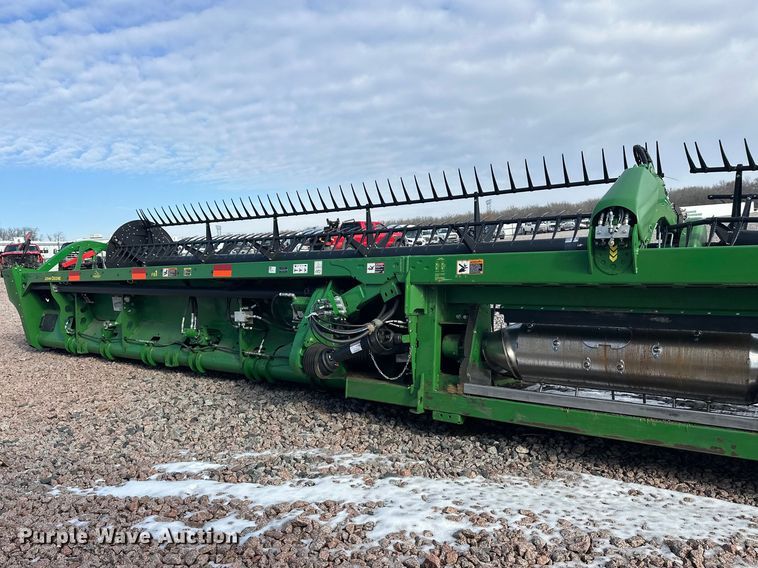 image for item YA2511 2022 John Deere RD45F flex draper head