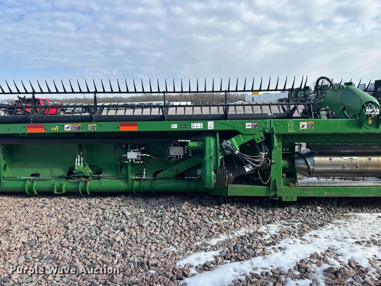image for item YA2511 2022 John Deere RD45F flex draper head