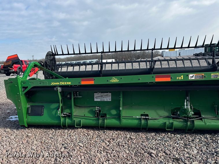 image for item YA2511 2022 John Deere RD45F flex draper head