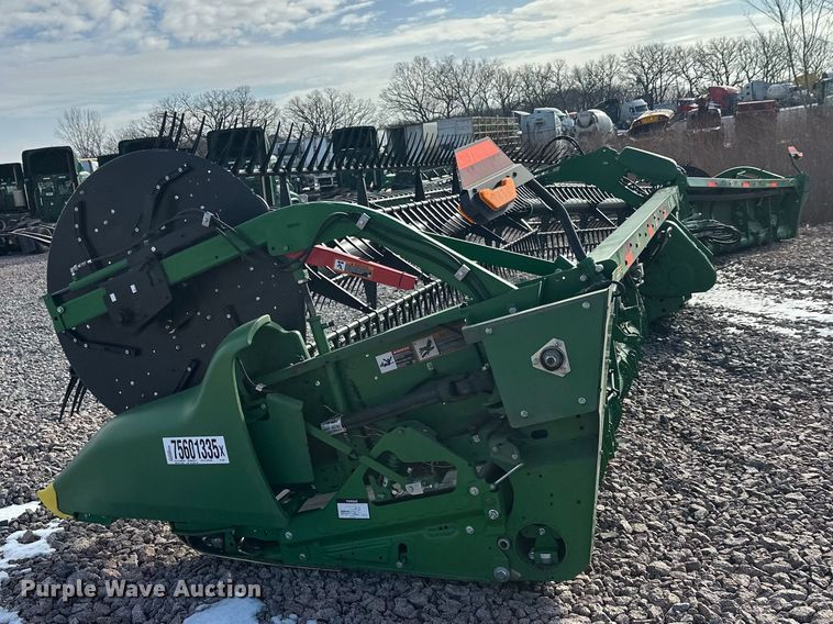 image for item YA2511 2022 John Deere RD45F flex draper head