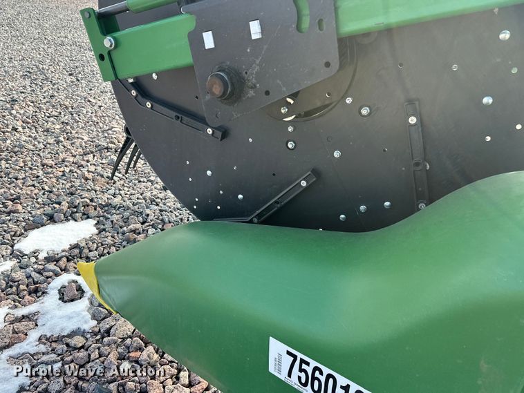 image for item YA2511 2022 John Deere RD45F flex draper head