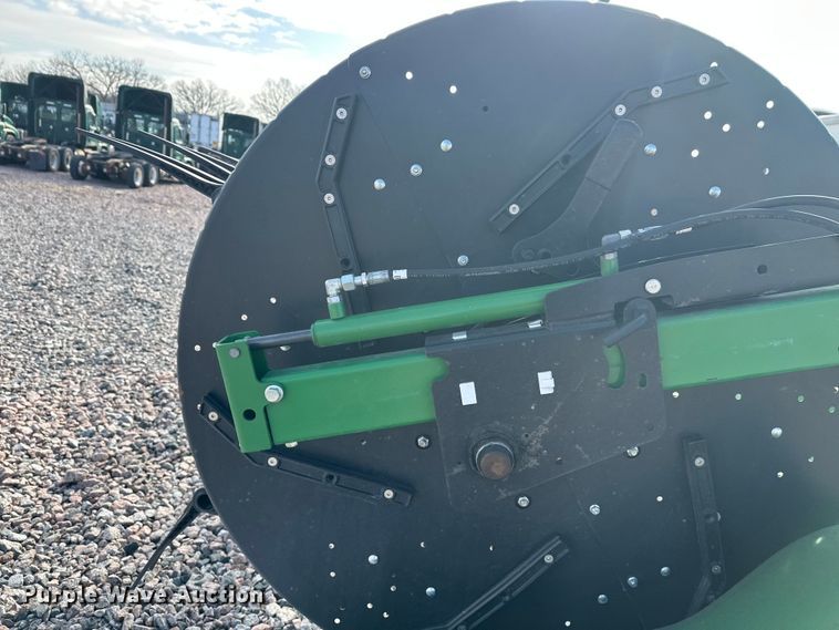 image for item YA2511 2022 John Deere RD45F flex draper head