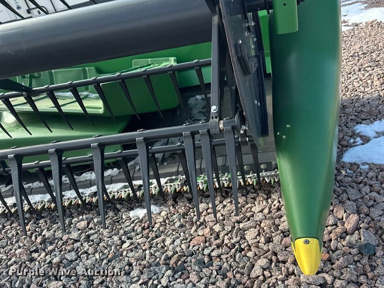 image for item YA2511 2022 John Deere RD45F flex draper head