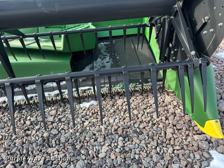 image for item YA2511 2022 John Deere RD45F flex draper head