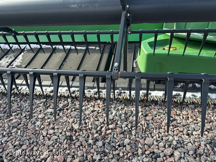 image for item YA2511 2022 John Deere RD45F flex draper head