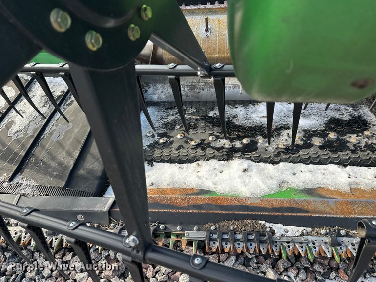 image for item YA2511 2022 John Deere RD45F flex draper head