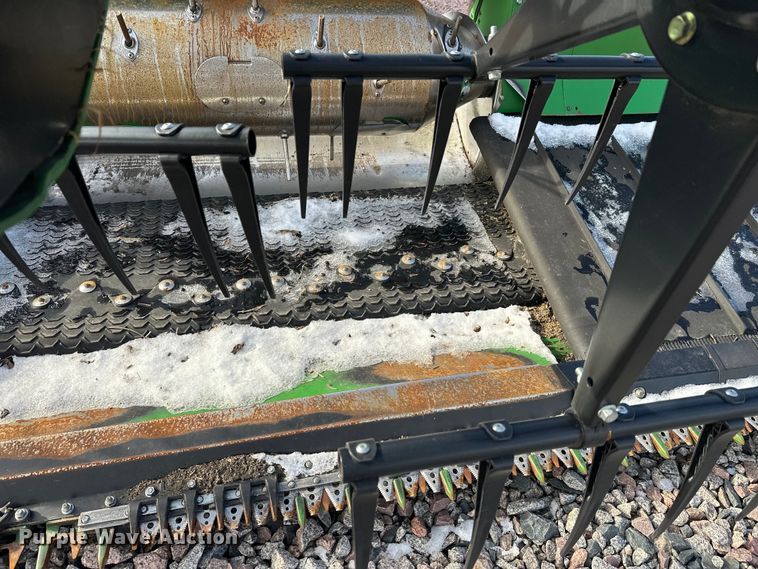 image for item YA2511 2022 John Deere RD45F flex draper head