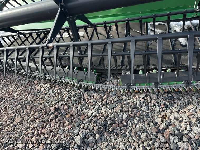 image for item YA2511 2022 John Deere RD45F flex draper head