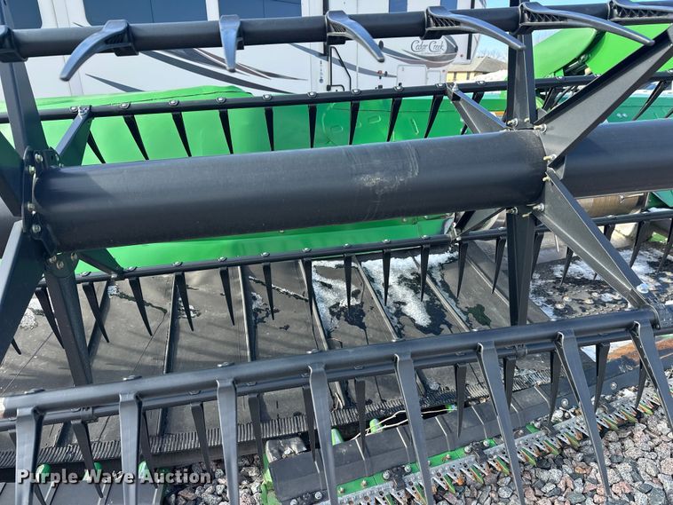 image for item YA2511 2022 John Deere RD45F flex draper head