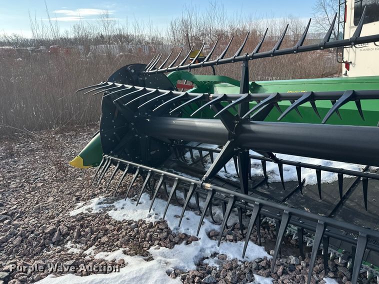image for item YA2511 2022 John Deere RD45F flex draper head