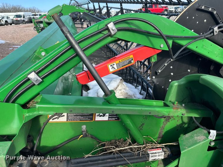 image for item YA2511 2022 John Deere RD45F flex draper head