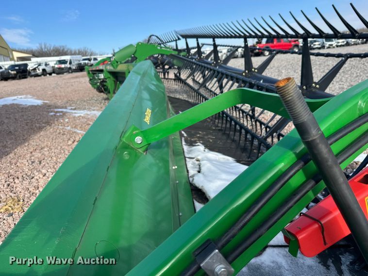 image for item YA2511 2022 John Deere RD45F flex draper head