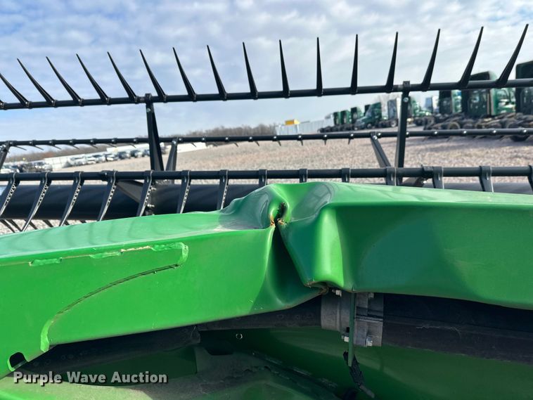 image for item YA2511 2022 John Deere RD45F flex draper head