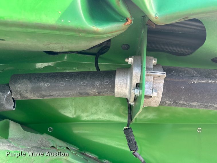 image for item YA2511 2022 John Deere RD45F flex draper head