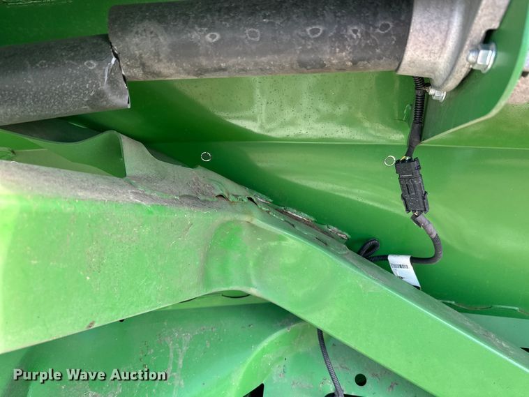 image for item YA2511 2022 John Deere RD45F flex draper head