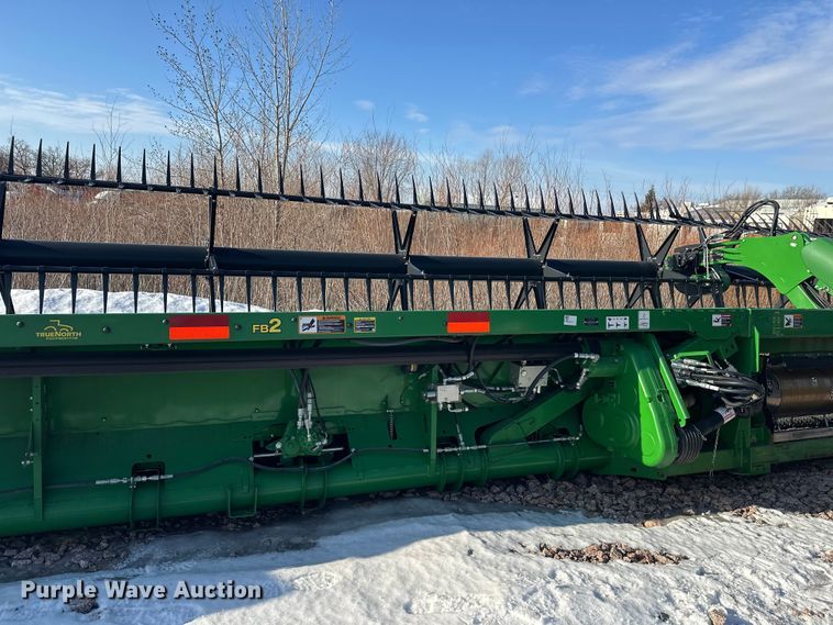 image for item YA2512 2022 John Deere RD45F flex draper head