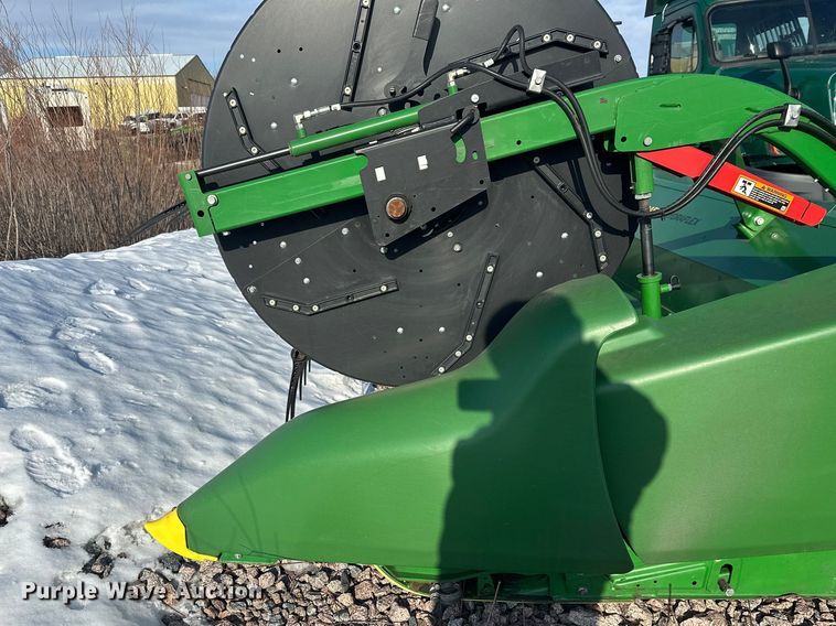 image for item YA2512 2022 John Deere RD45F flex draper head