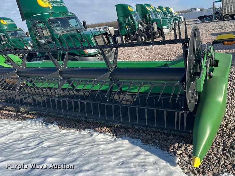 image for item YA2512 2022 John Deere RD45F flex draper head