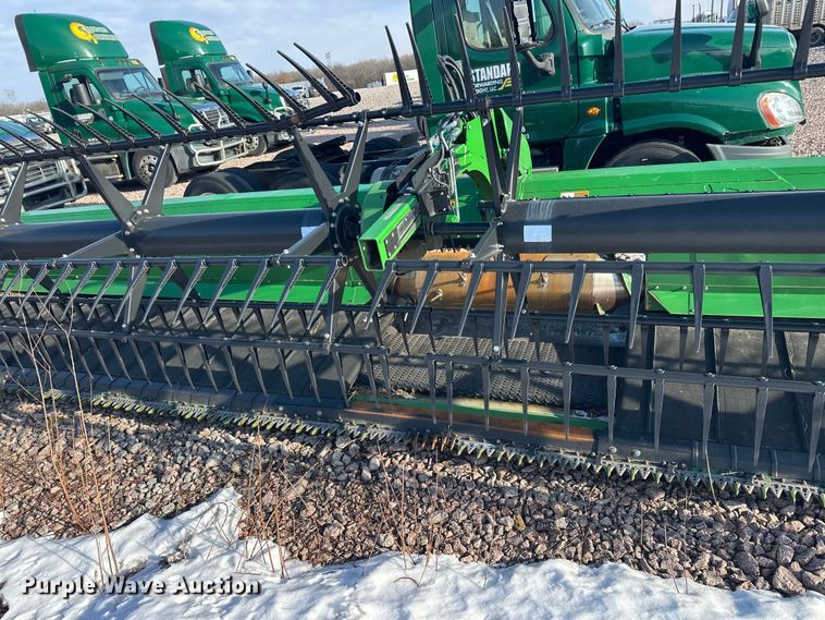 image for item YA2512 2022 John Deere RD45F flex draper head