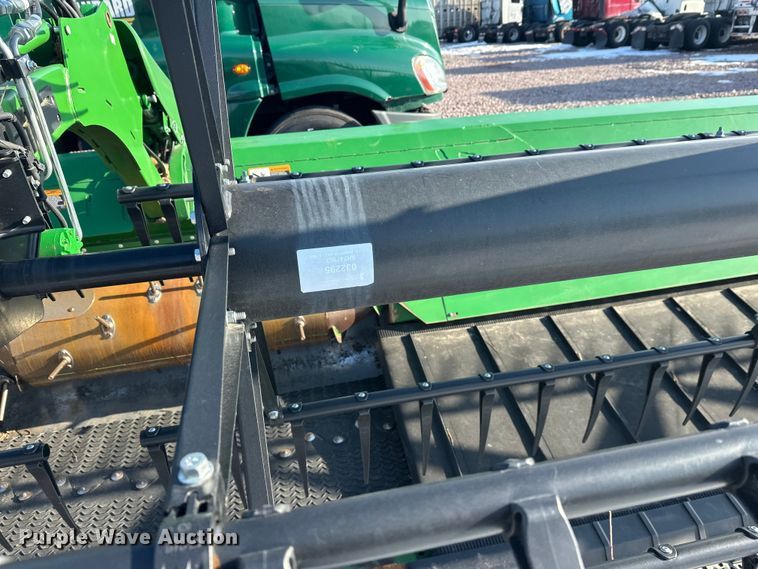 image for item YA2512 2022 John Deere RD45F flex draper head