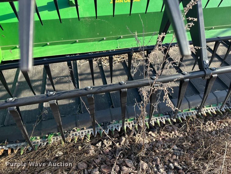 image for item YA2512 2022 John Deere RD45F flex draper head