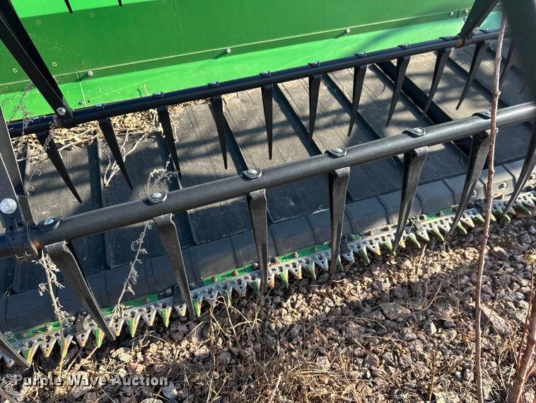 image for item YA2512 2022 John Deere RD45F flex draper head