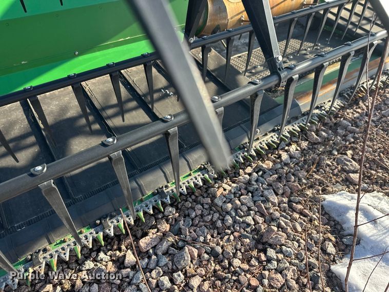 image for item YA2512 2022 John Deere RD45F flex draper head