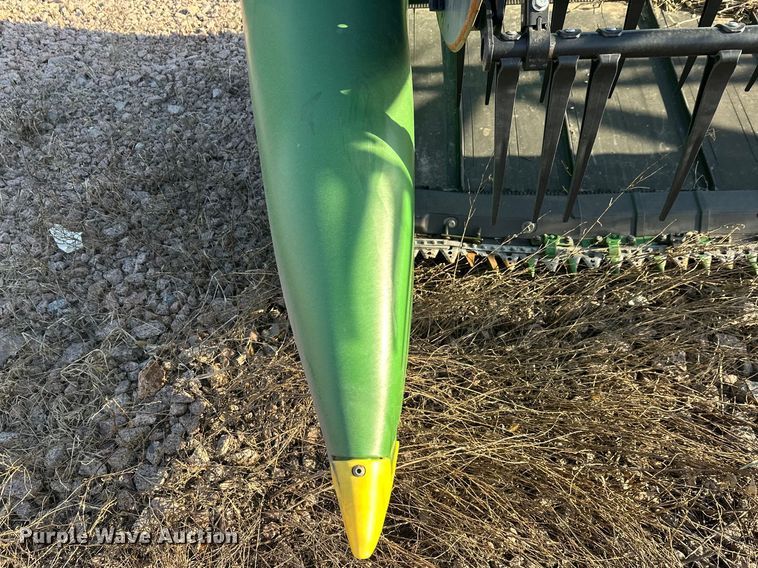 image for item YA2512 2022 John Deere RD45F flex draper head