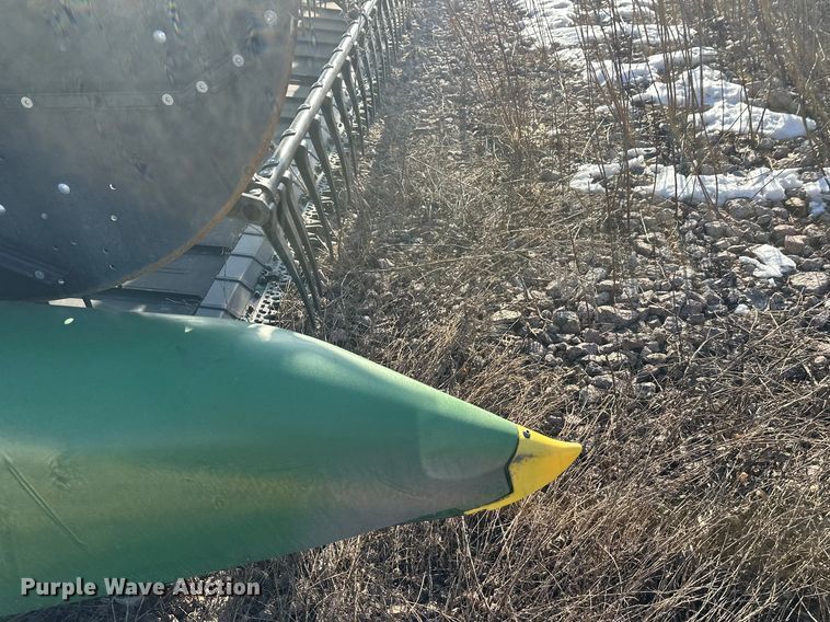 image for item YA2512 2022 John Deere RD45F flex draper head